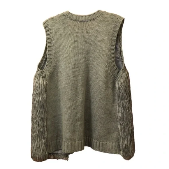Xhilaration / Gray Faux Fur Front/Knit Back /Open front Vest /Women’s /M/M - Picture 4 of 8